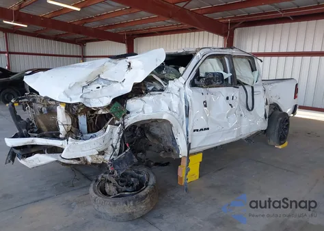 2021 Ram 1500 Laramie 4X4 6'4 Box из США, поврежденный, VIN 1C6SRFRT0MN831562